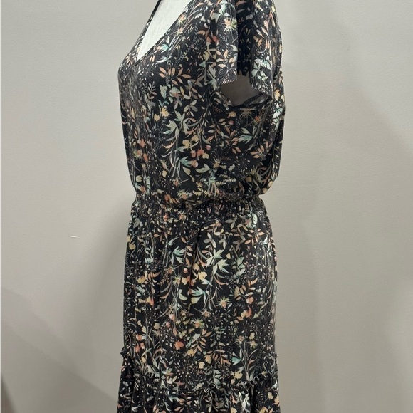 Lc Lauren Conrad Women’s Floral Short Sleeve V-Neck Dress Size Medium - Picture 4 of 8